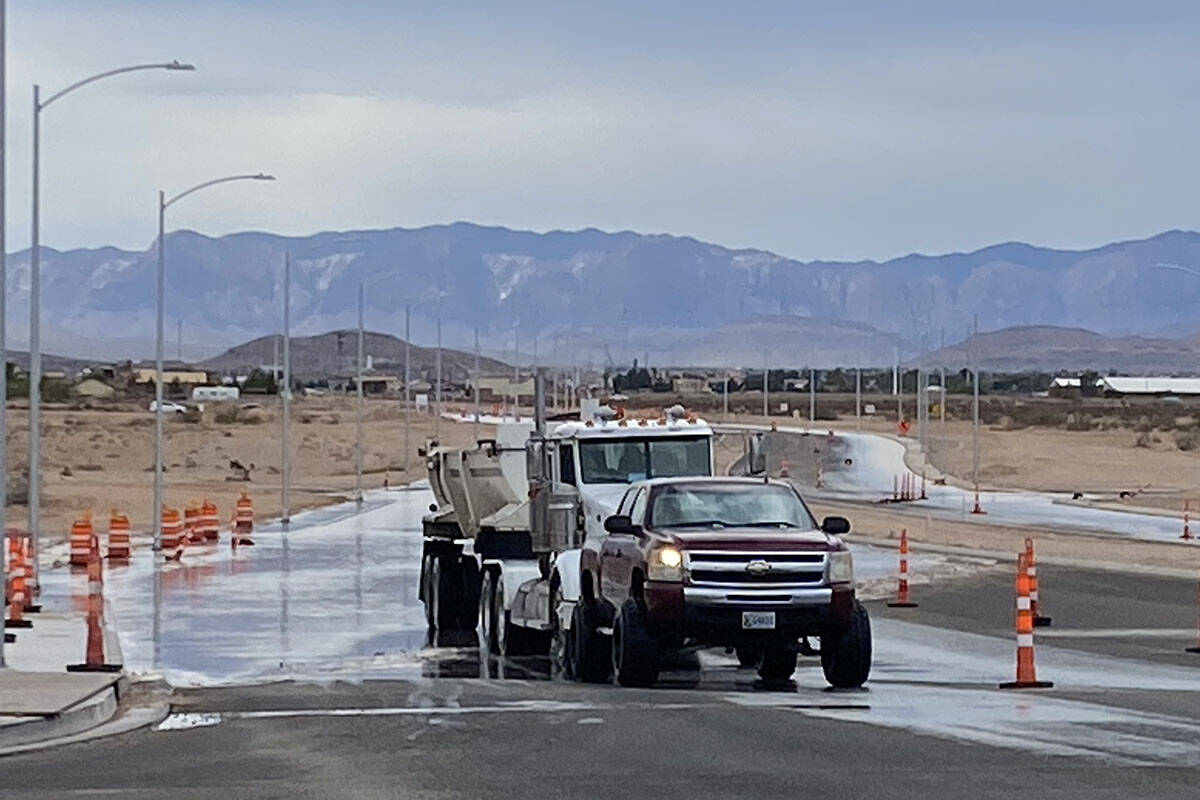 West Silverado Ranch Boulevard is closed Monday, July 25, 2022, at Dean Martin Drive in Las Veg ...