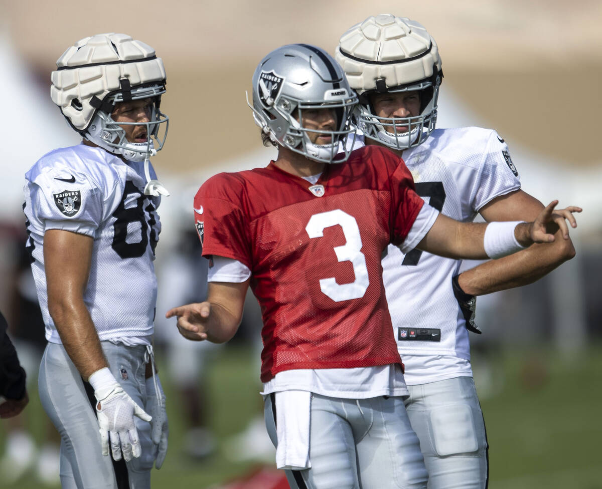 Raiders quarterback Jarrett Stidham (3) calls out instruction as Raiders tight ends Jesper Hors ...
