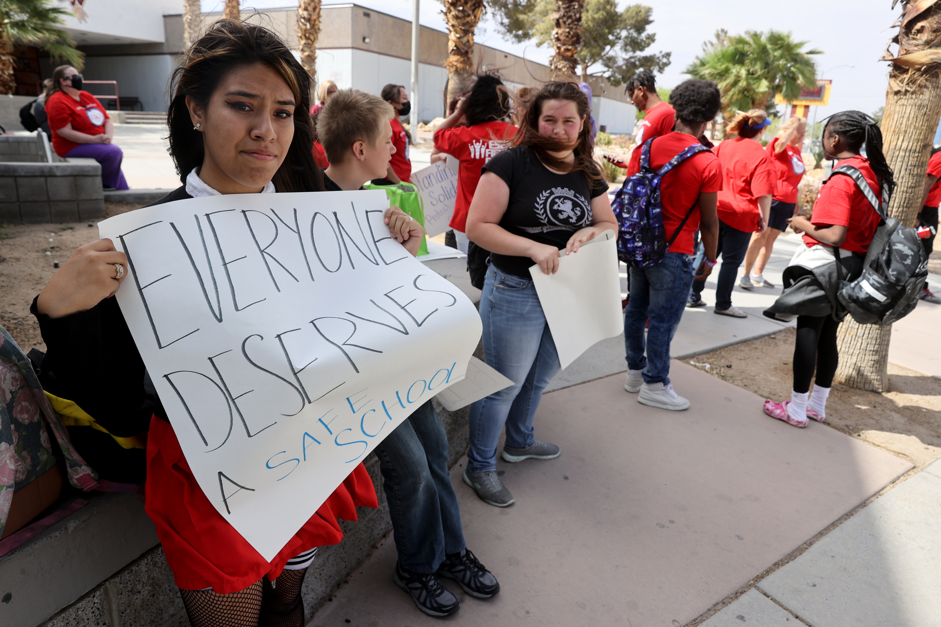 Sekolah Las Vegas mendapat peningkatan keamanan  juta setelah serangan guru