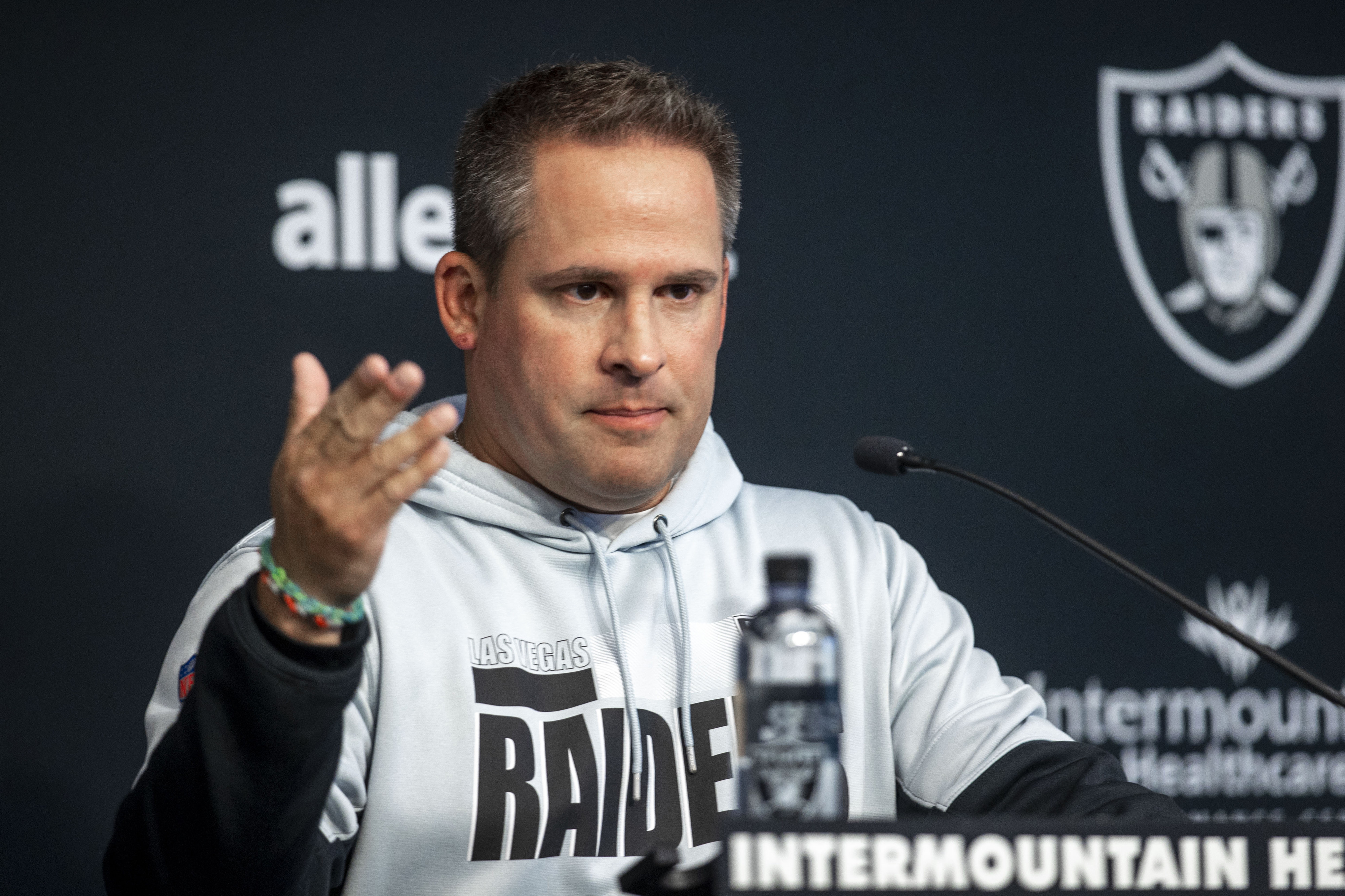 Josh McDaniels dari Raiders bersiap untuk kepulangan Canton