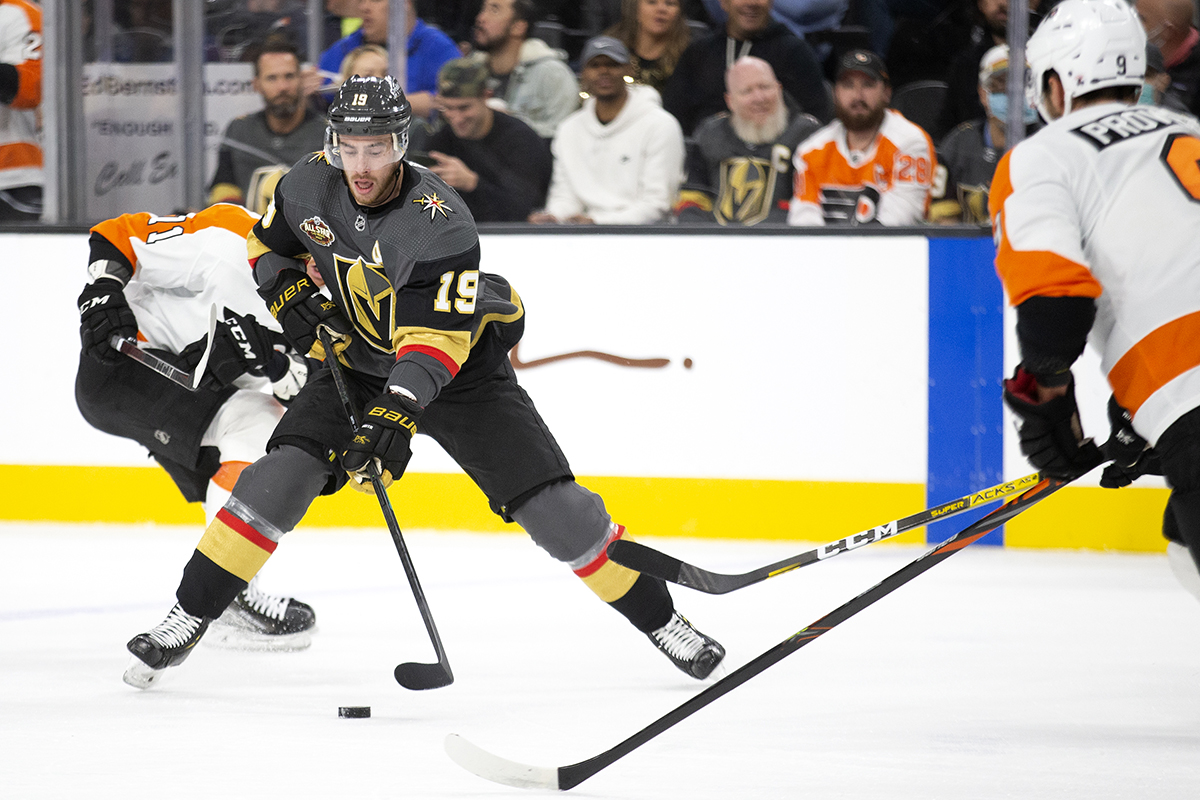 Ksatria Emas, Reilly Smith menandatangani kesepakatan di agen bebas NHL