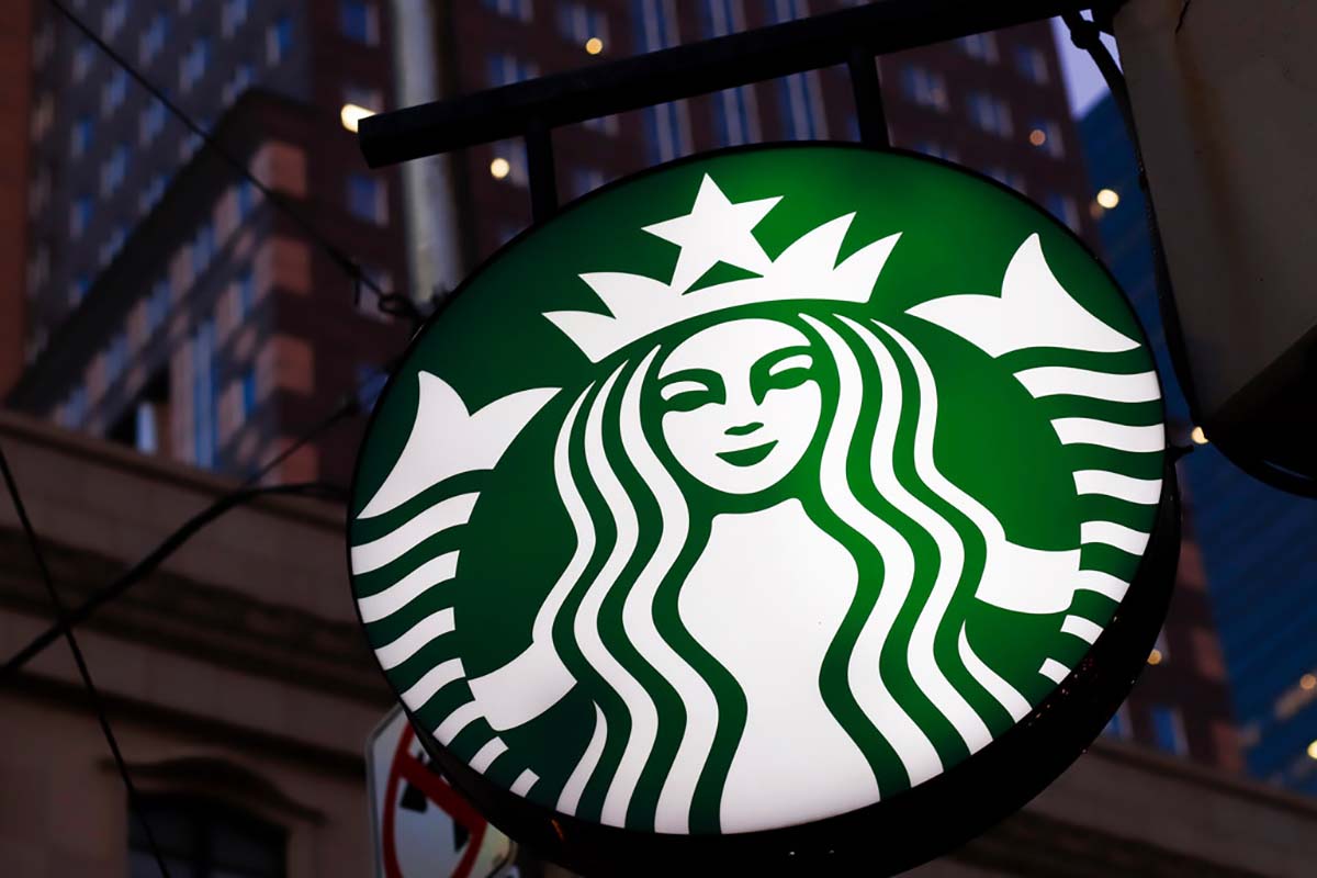 Starbucks menutup 16 toko AS karena masalah keamanan