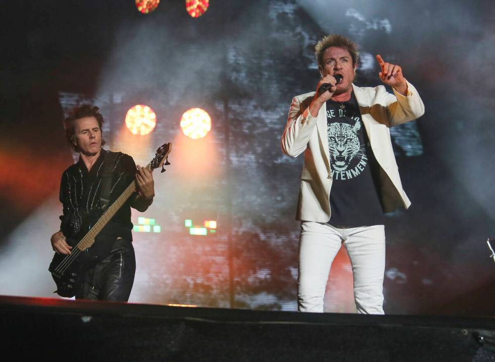 Simon Le Bon dari Duran Duran, kanan, dan John Taylor tampil di hari ketiga Austin City Limi...