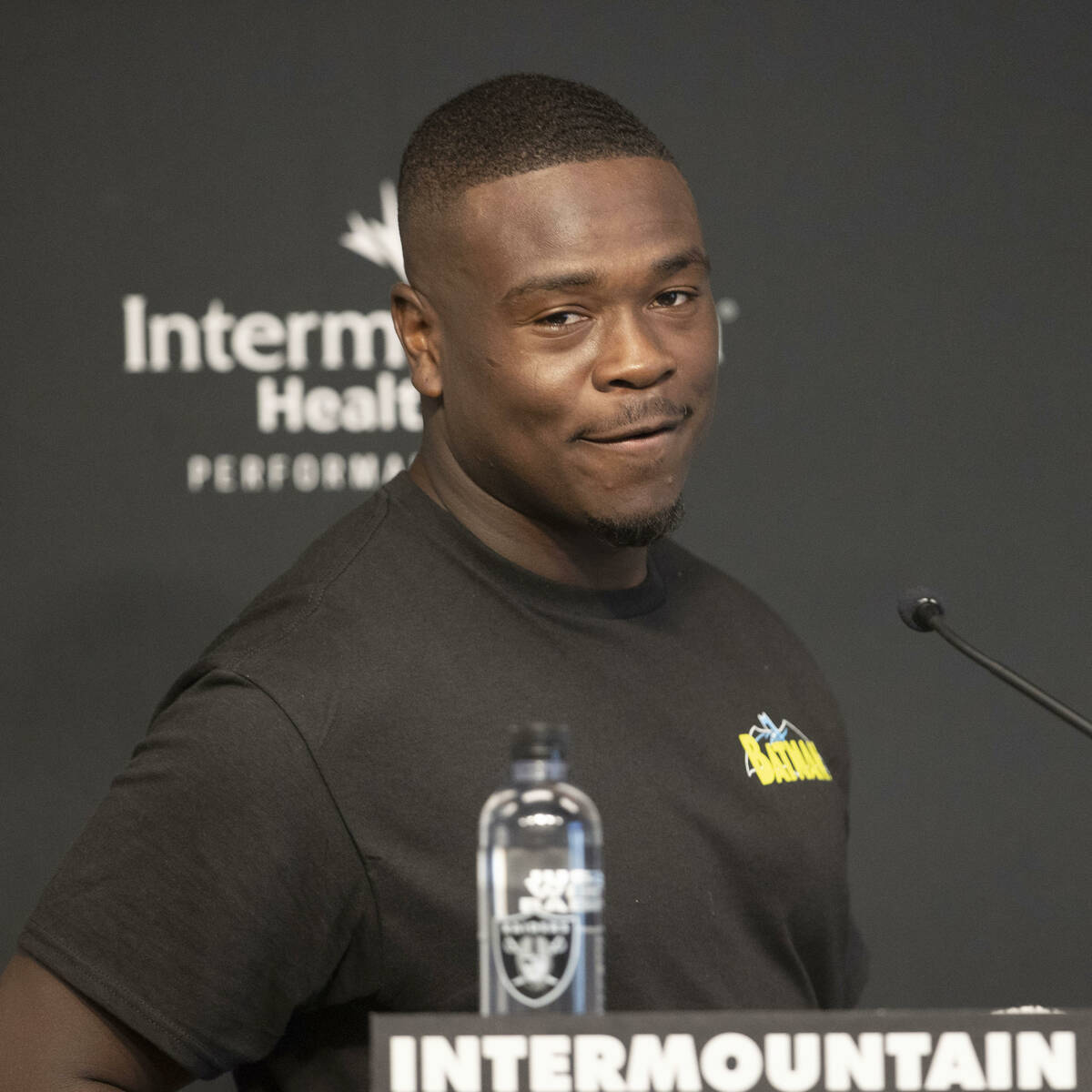 Raiders linebacker Jayon Brown arrives at a news conference after the team’s training ca ...