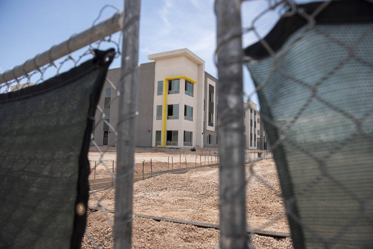 Construction of the Ely at Fort Apache apartment complex on Wednesday, Aug. 3, 2022, in Las Veg ...