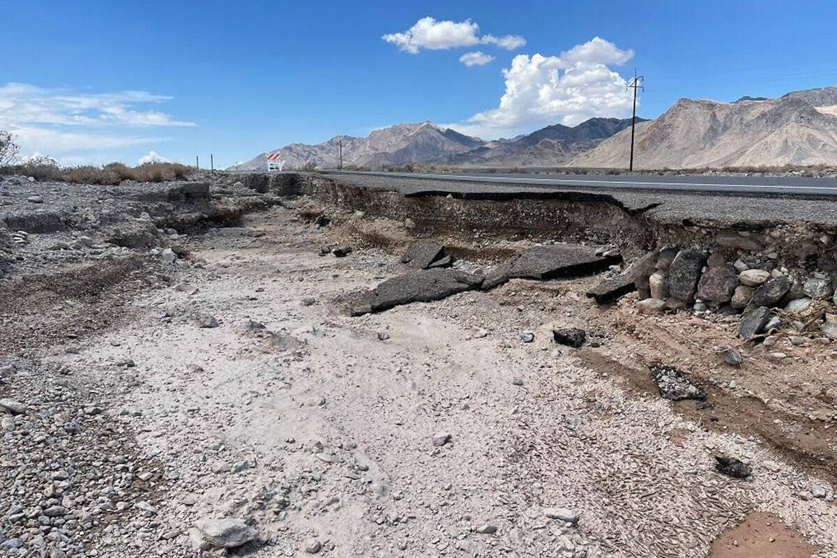Penutupan jalan Death Valley diperpanjang hingga minggu depan