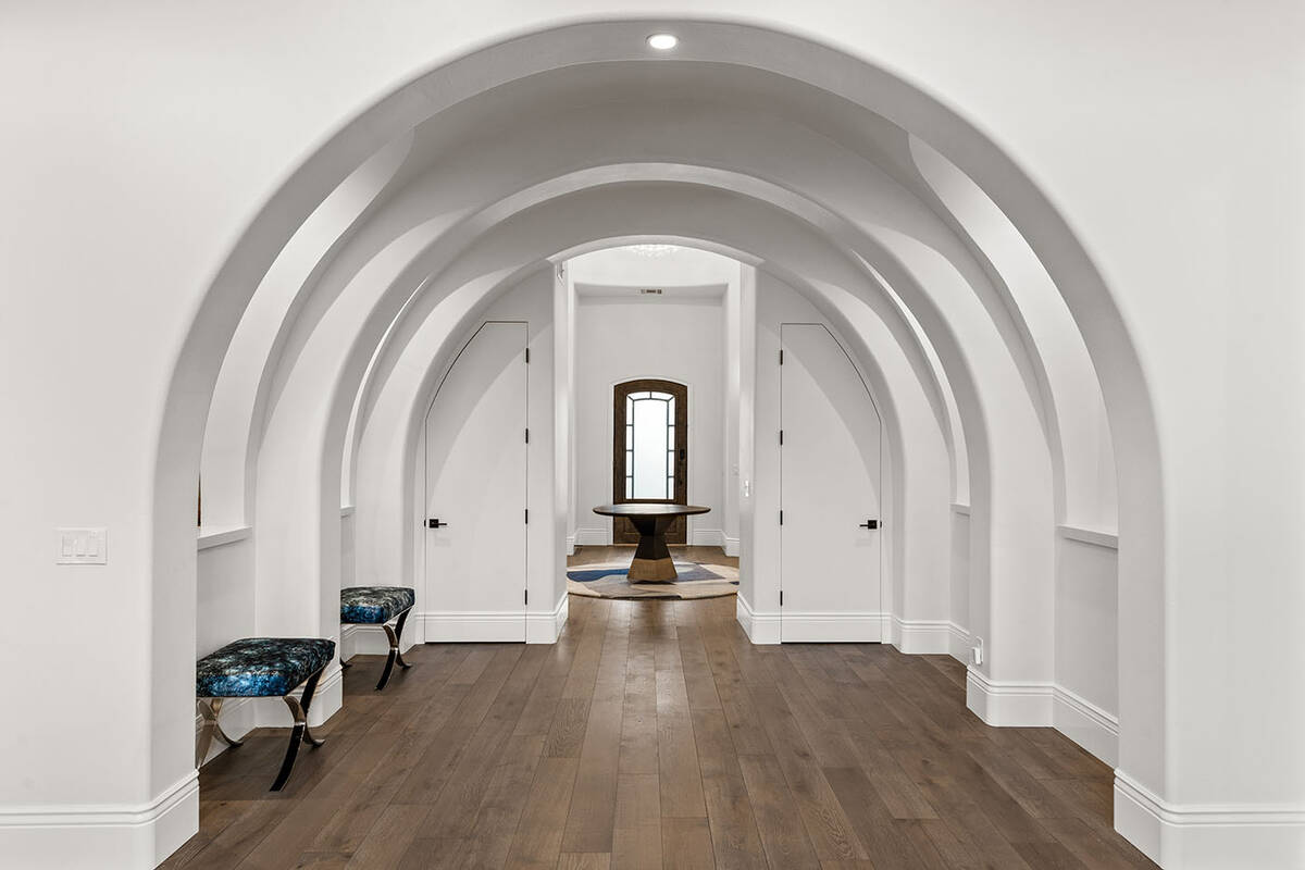The dining room. (Ivan Sher Group)