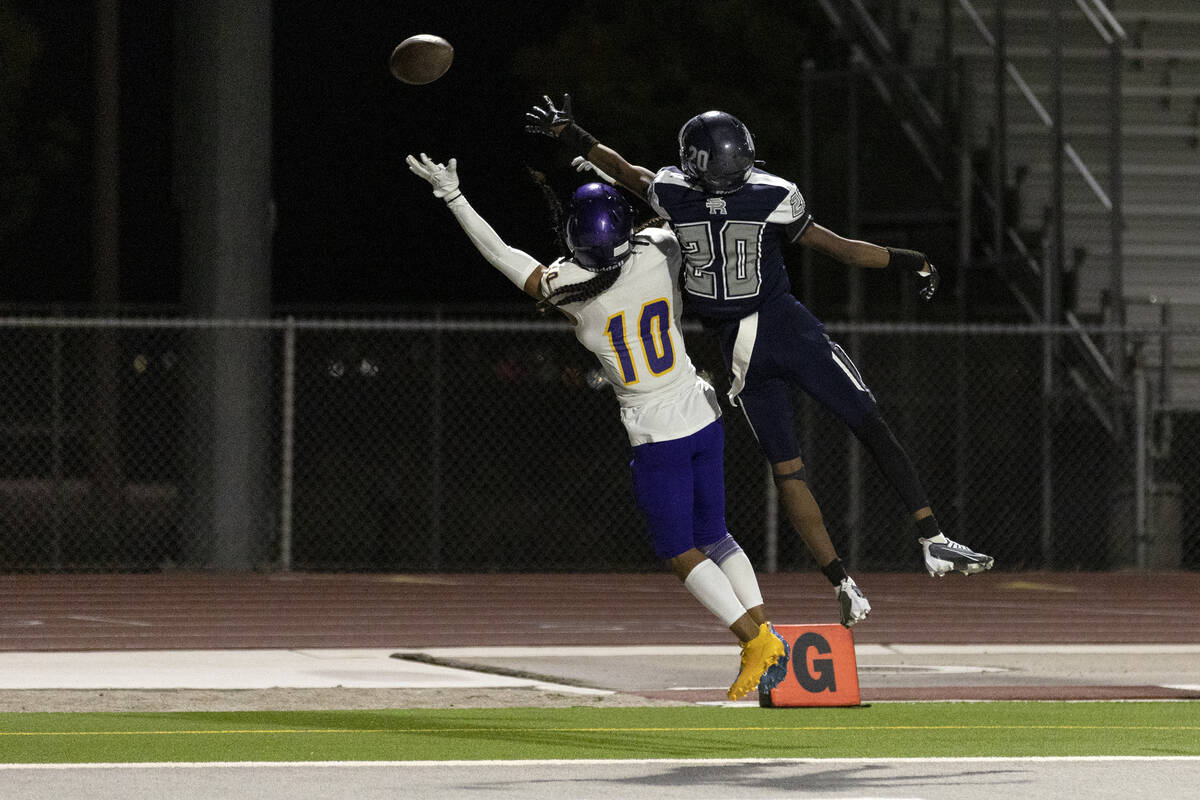 Durango wide receiver Micah Reyes (10) misses a touchdown pass while Shadow Ridge cornerback Mi ...