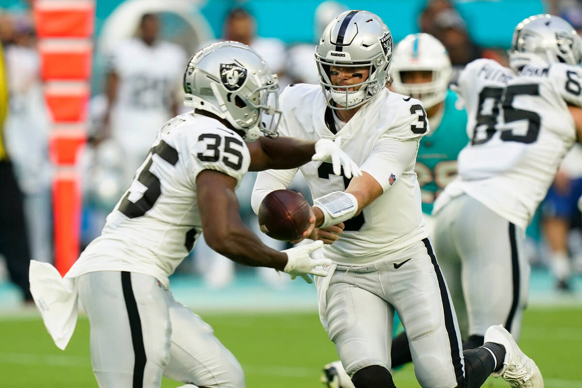 Alex Leatherwood dari Raiders berjuang dalam kemenangan pramusim atas Dolphins