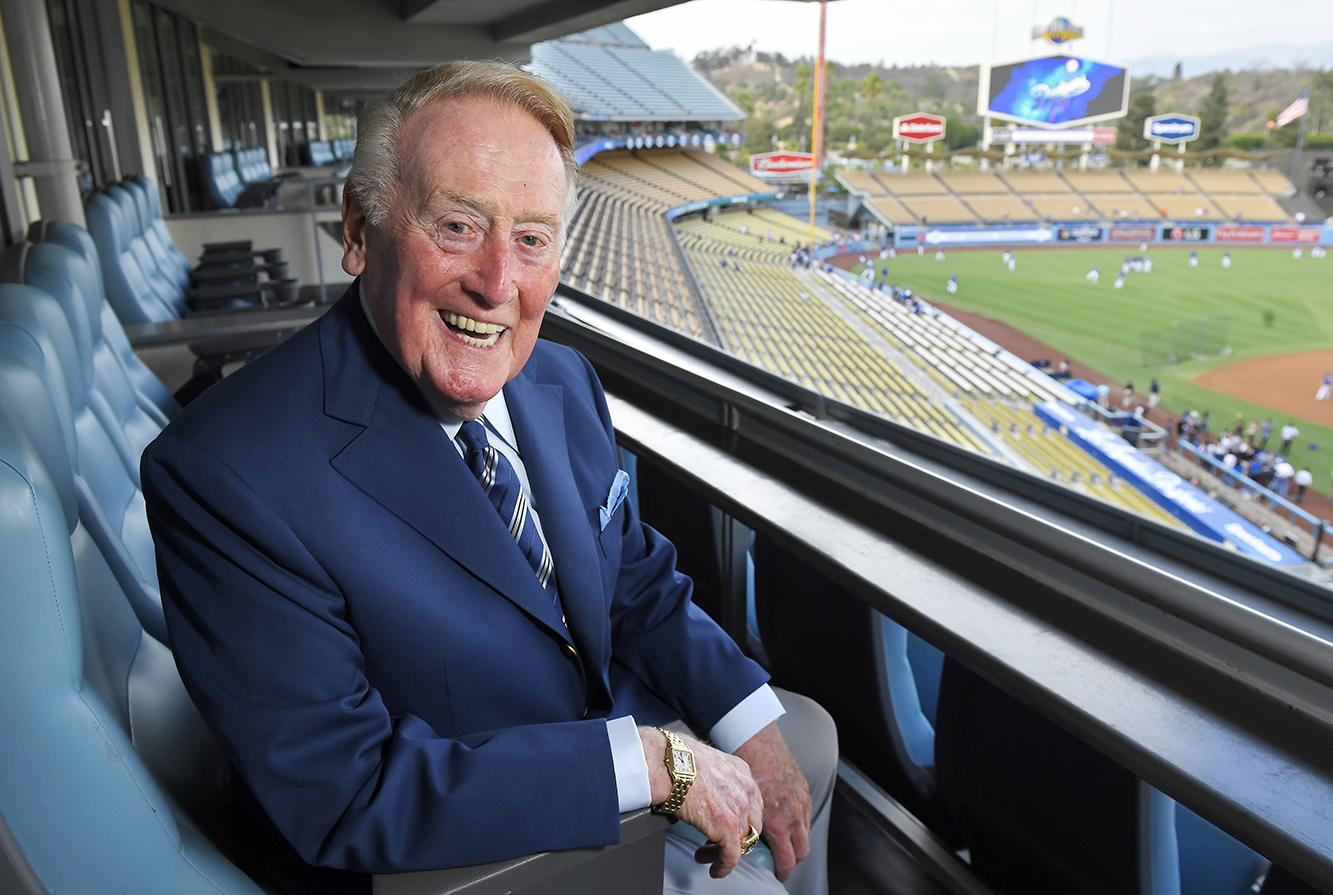 Vin Scully meninggal pada usia 94;  Penyiar Dodgers yang legendaris adalah Hall of Famer