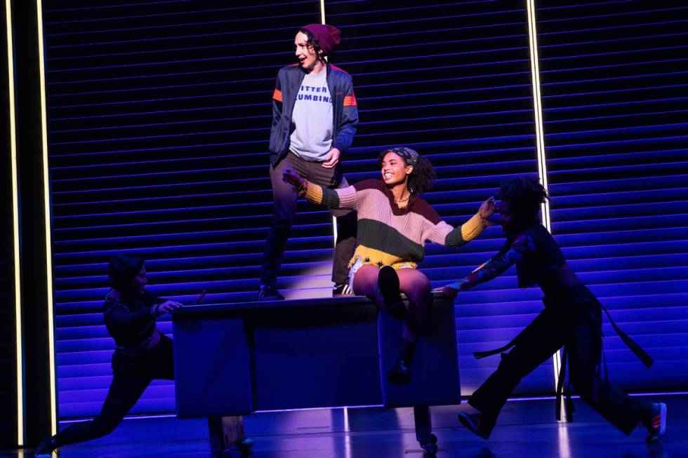 Lauren Patten dan Morgan Dudley dalam PILL KECIL JAGGED (c) Matthew Murphy