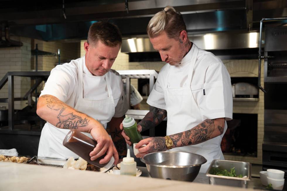Koki dan saudara laki-laki Bryan dan Michael Voltaggio kembali ke Bellagio di Las Vegas untuk…