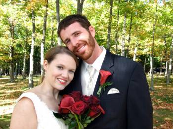 Jeff dan Jessica Caldwell di pernikahan mereka pada tahun 2009. (Foto Courtesy)