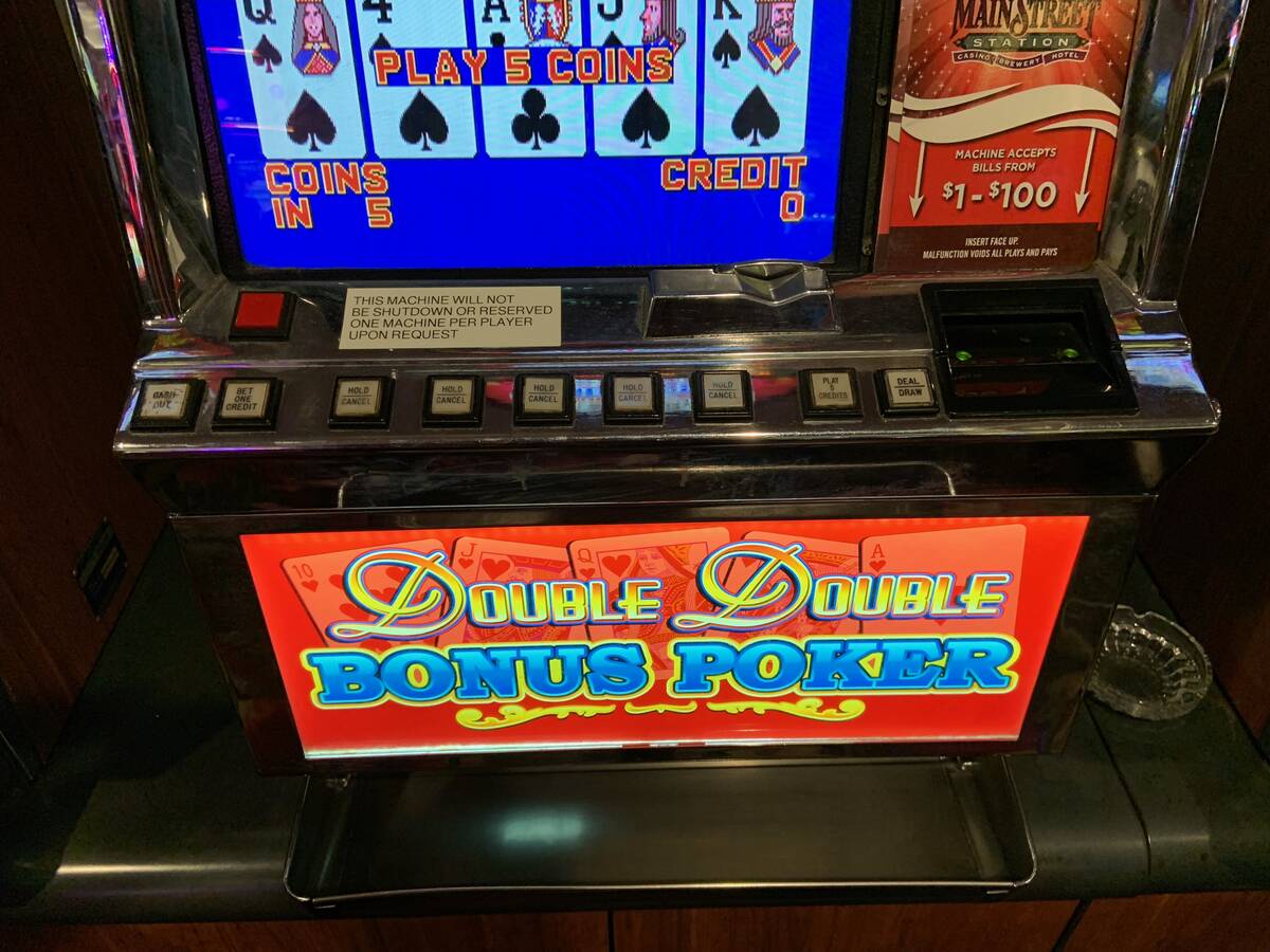 Coin slot machines remain popular despite dwindling numbers Casinos