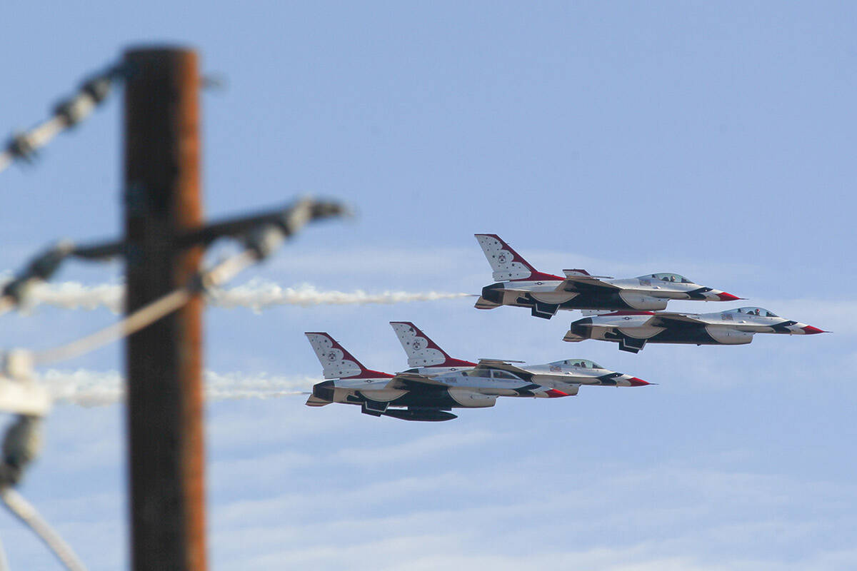 USAF Thunderbirds Through the years — PHOTOS Military News