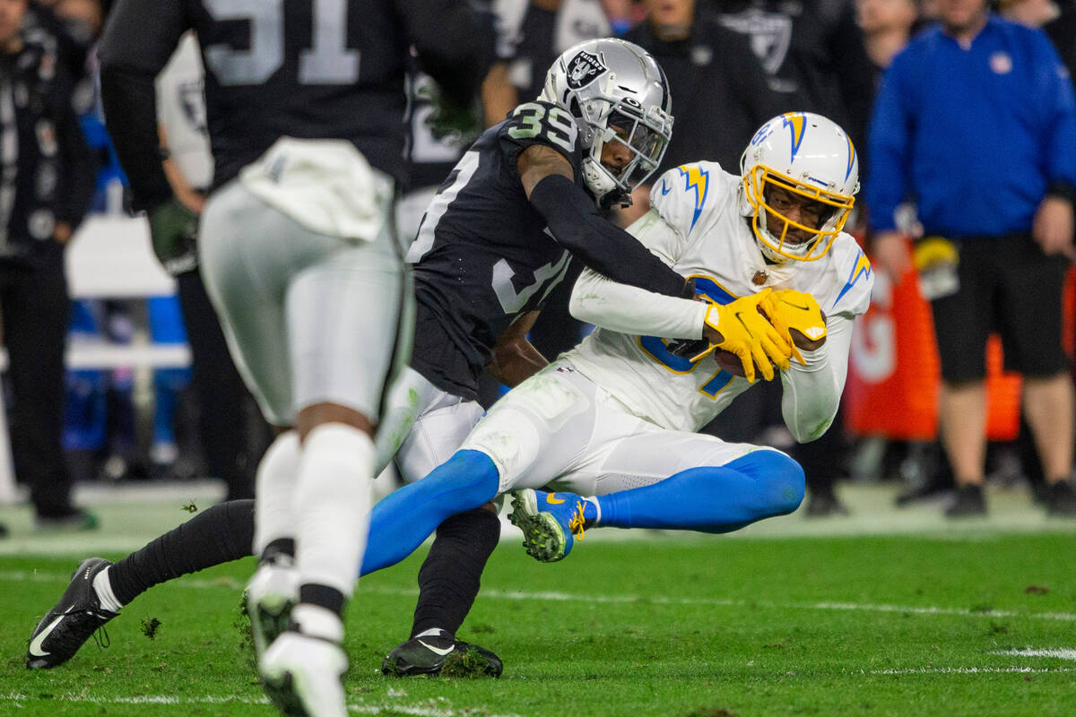 seahawks raiders spread