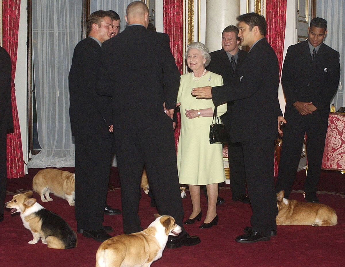 Kecintaan Ratu Elizabeth pada corgi dimulai sejak dini