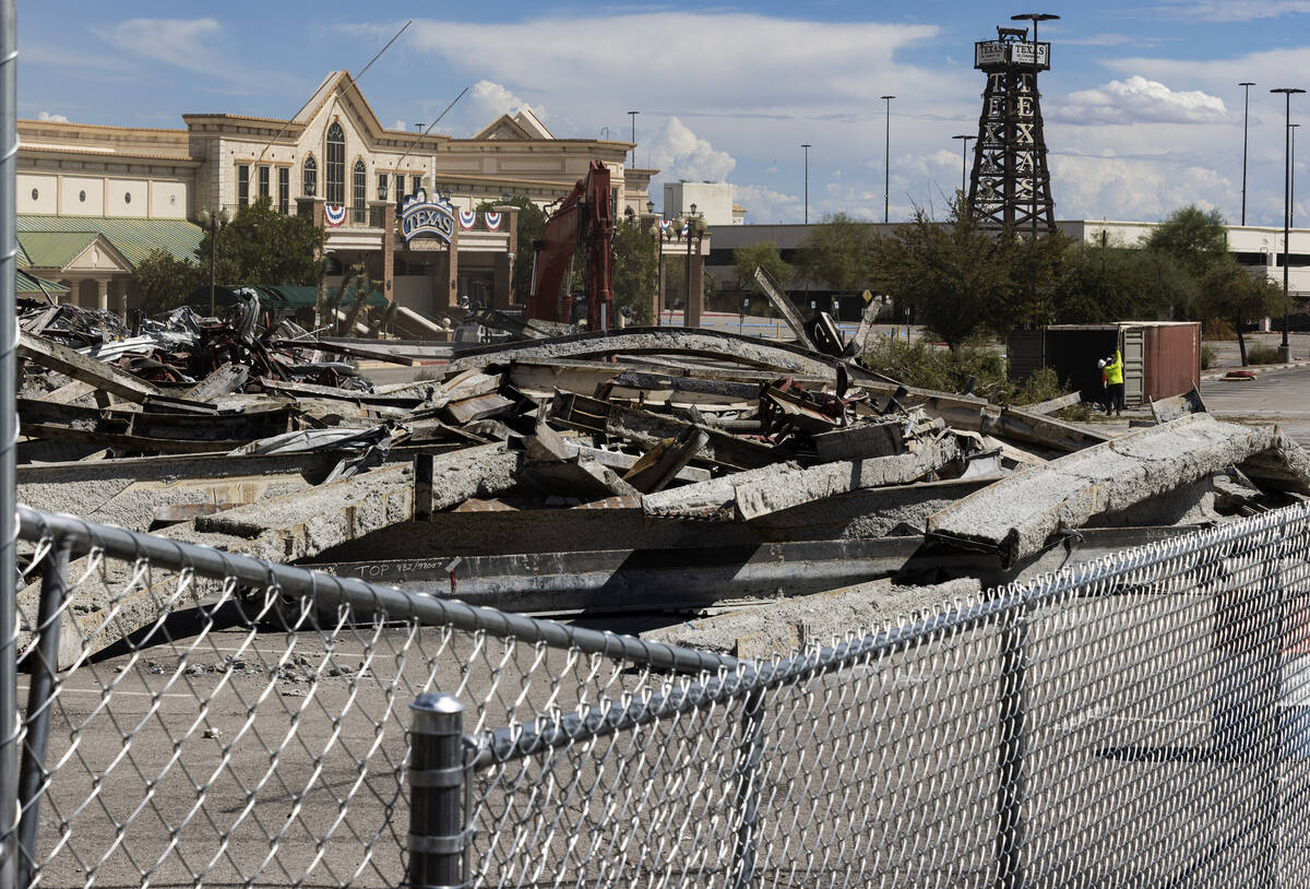 Crews tear down Texas Station, on Monday, Sept. 12, 2022, in North Las Vegas. (Bizuayehu Tesfay ...
