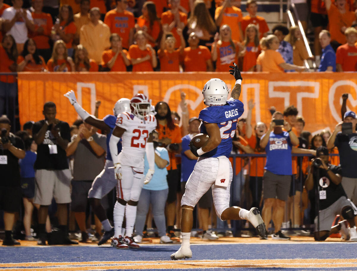 Bishop Gorman's wide receiver Trech Kekahuna (23) celebrates after scoring a touchdown as Maste ...