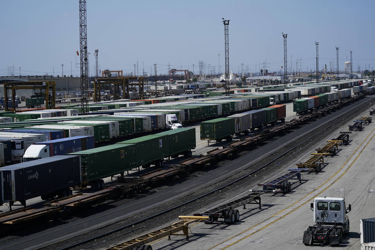 Biden: Kesepakatan buruh kereta api tentatif tercapai, mencegah pemogokan