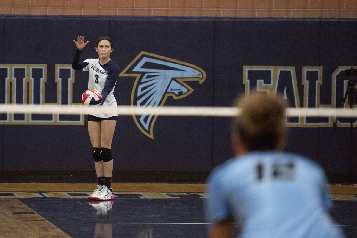 Shadow Ridge's Elaina Smith (3) prepares to serve against Foothill High School on Thursday, Sep ...