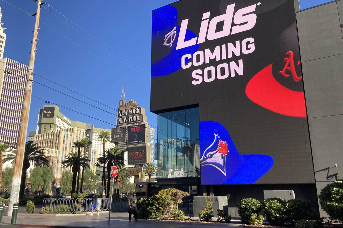 Lids membuka toko terbesarnya di Las Vegas Strip