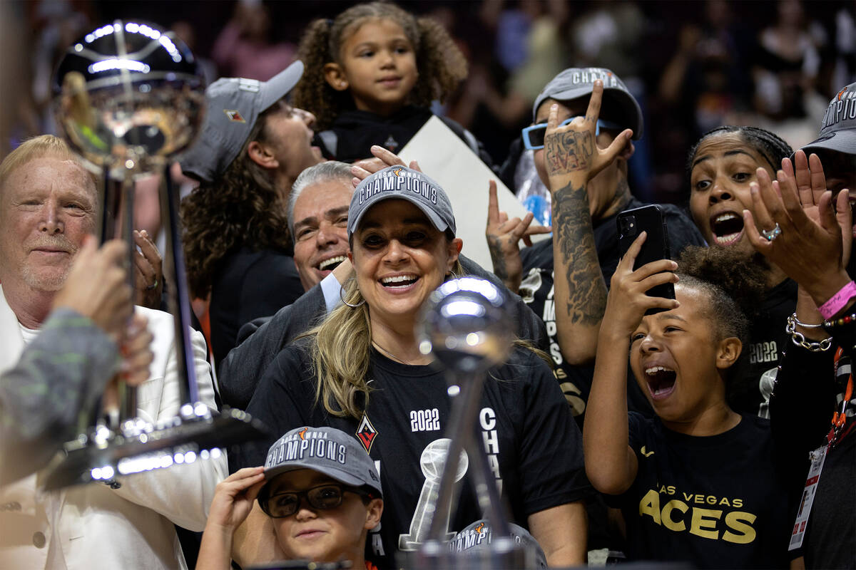 Harris praises 2022 WNBA champion Las Vegas Aces for 'grit and  determination' on and off court