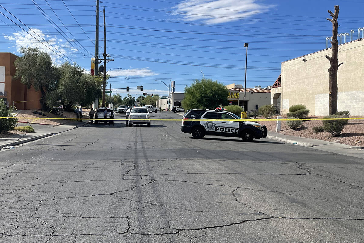 Police investigate a homicide Tuesday, Sept. 20, 2022, on the 3900 block of Algonquin Drive in ...