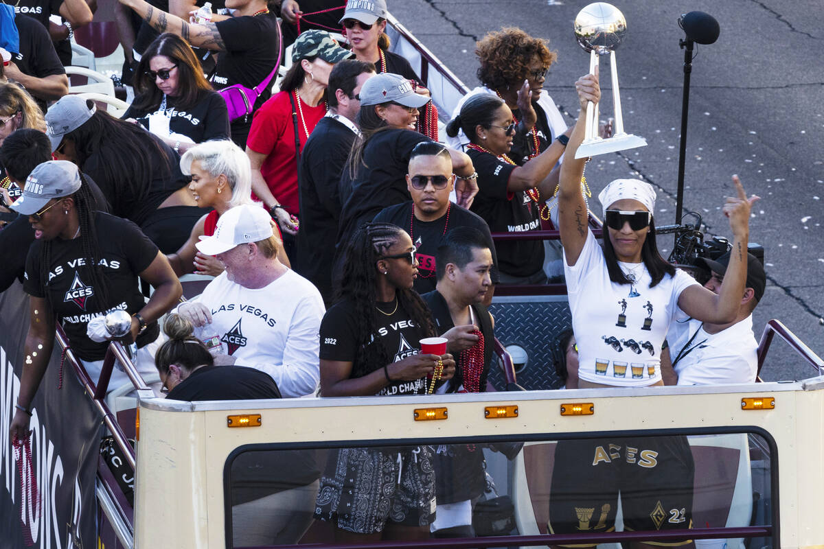 Las Vegas Aces enjoy post-championship parade with night at