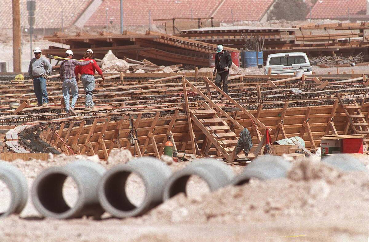 Work continues on Interstate 215 on the east side of Windmill Lane on March 28, 1996. (John Gur ...