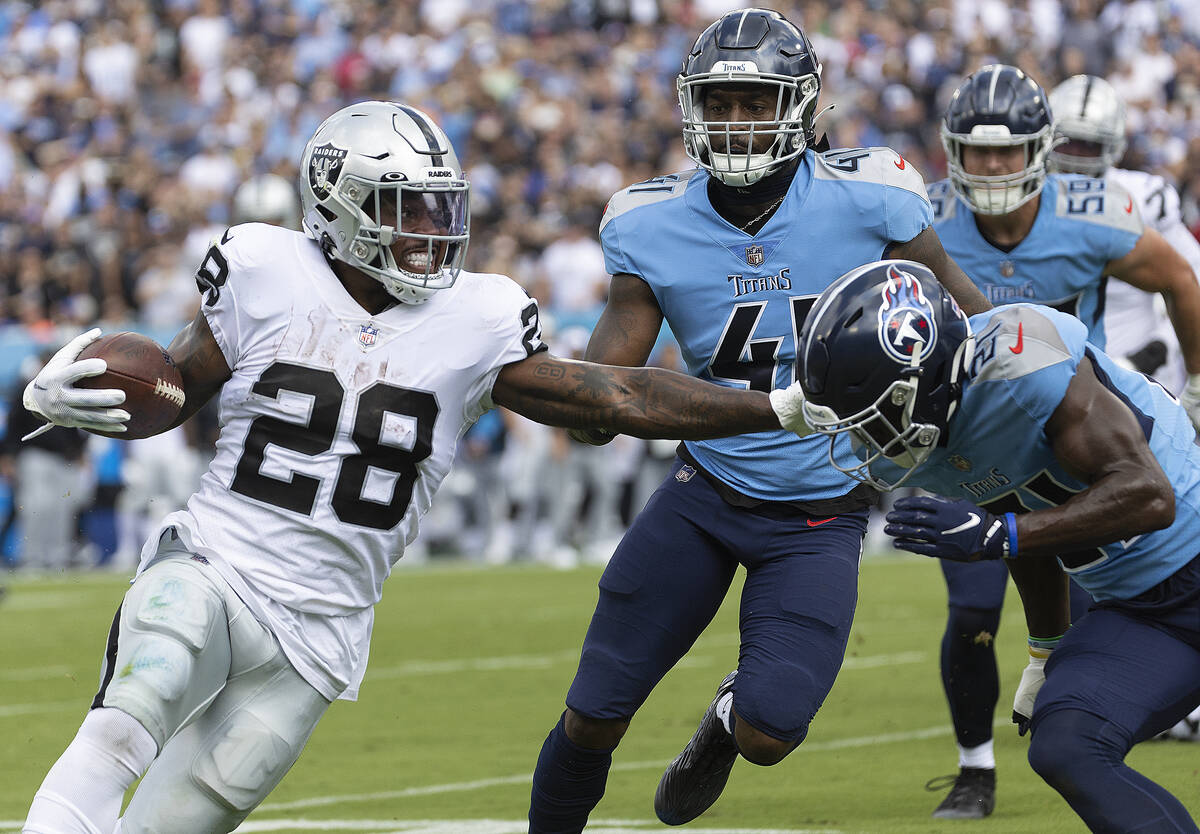 Pengambilan Raiders dari kehilangan jalan NFL ke Tennessee Titans