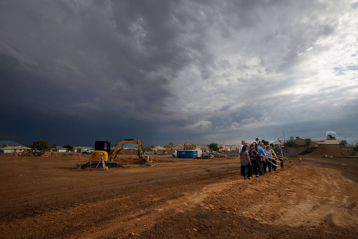 Henderson officials including Shari Ferguson, Henderson Parks and Recreation director and Hende ...