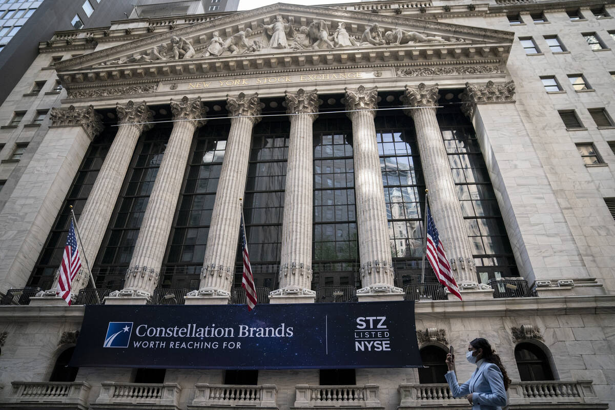 Wall Street turun ke level terendah 2022 saat minggu yang suram, bulan semakin dekat