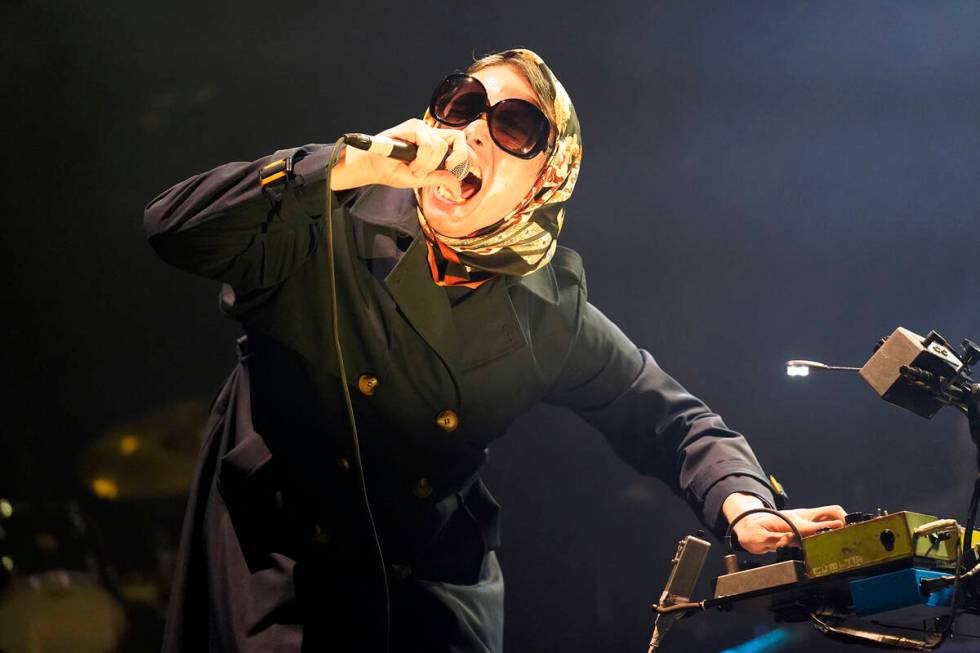 Gerard Way dari My Chemical Romance tampil di hari pertama Riot Fest pada hari Jumat, 16 September 2022, sebuah ...