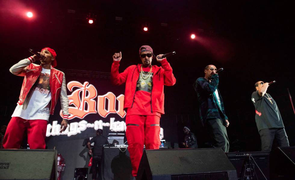 Bones Thugs-n-Harmony tampil di atas panggung di State Farm Arena pada Sabtu, 5 Januari 2019 di Atlant...