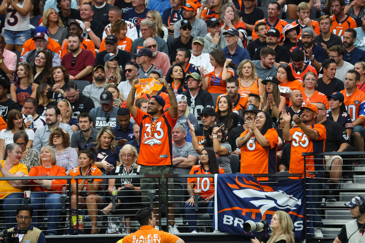 Denver Broncos' defense wilts late against run-heavy Raiders