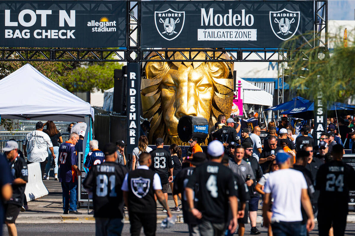 Las Vegas Raiders Tailgate Tote