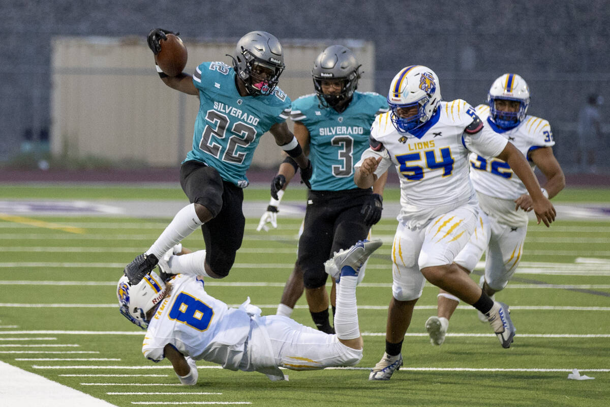 Silverado senior Caden Harris (22) runs the balls during their game against Sierra Vista at Sil ...