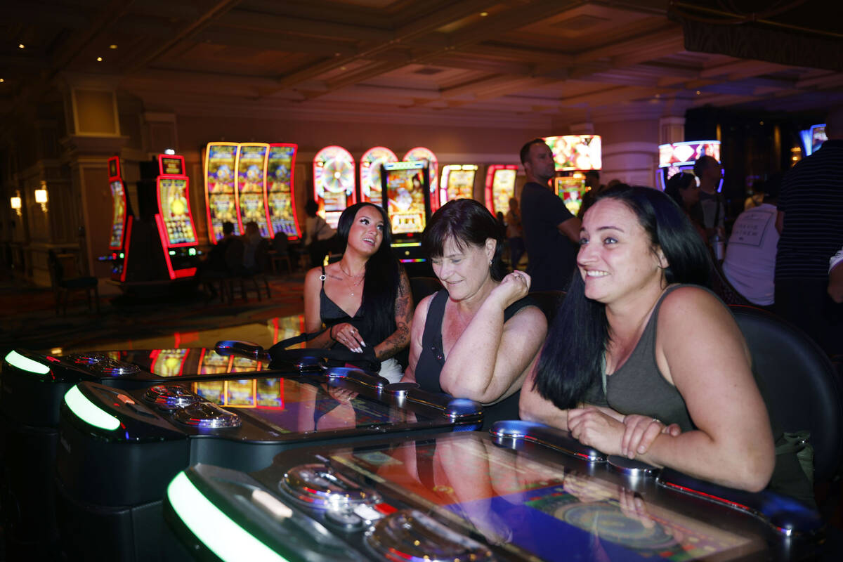 Slot machines at Las Vegas Strip casinos placed in new ways on gaming floor  | Las Vegas Review-Journal