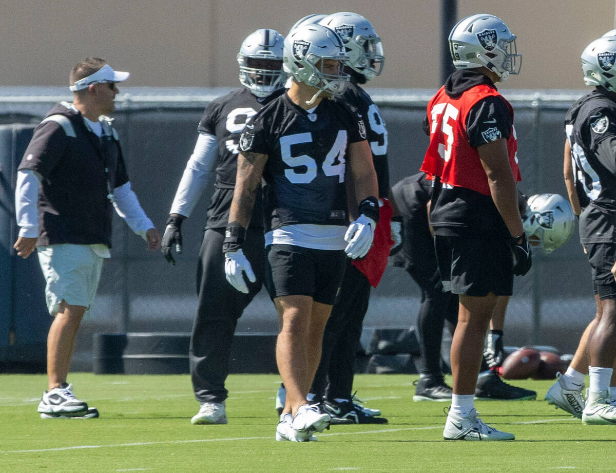 Raiders linebacker Blake Martinez (54) walks to drills with the defense during practice at the ...