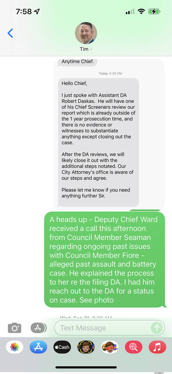 Pesan teks antara pejabat Departemen Keamanan Publik Las Vegas.
