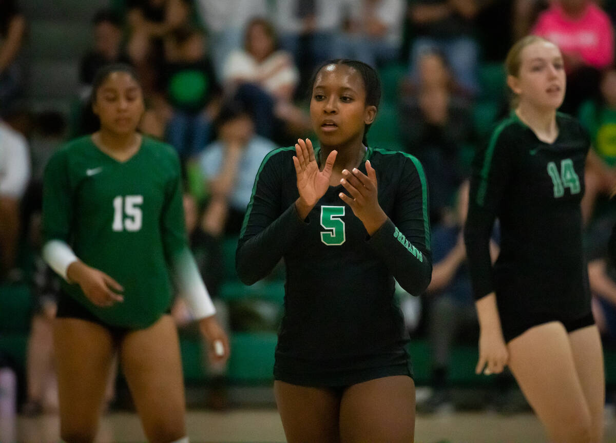 Palo Verde’s Peyton Reese (5) claps during a volleyball game at Palo Verde high school o ...