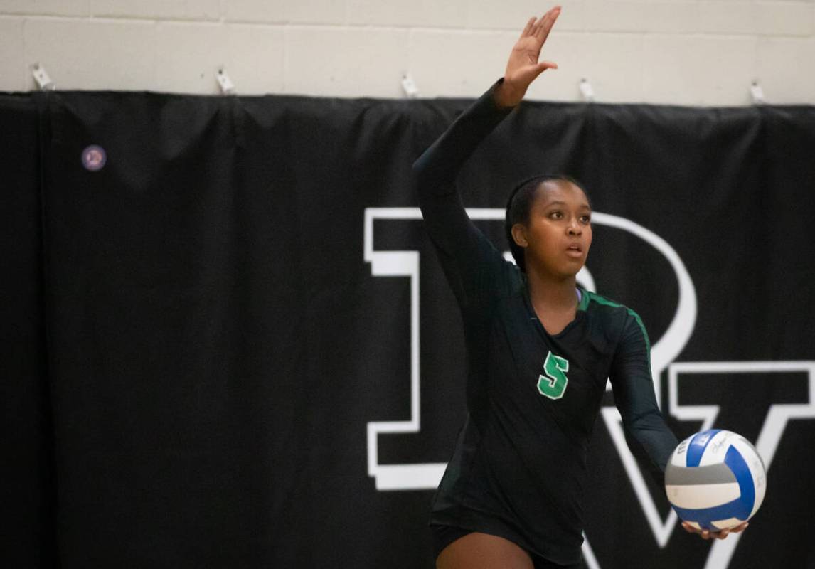 Palo Verde’s Peyton Reese (5) gets ready to serve during a volleyball game at Palo Verde ...