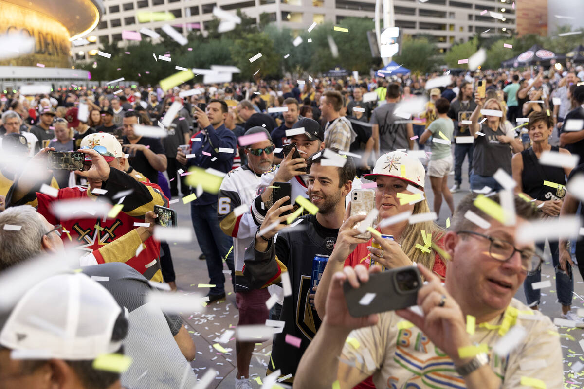 In a time of unspeakable tragedy, Golden Knights unite Las Vegas, Ed  Graney, Sports