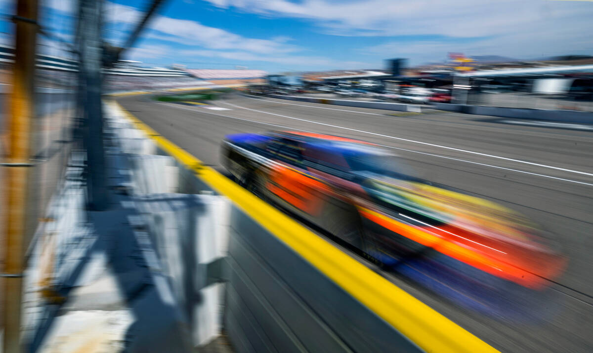 Noah Gragson (9) heads into turn one during the Alsco Uniforms 302 NASCAR Xfinity Series Playof ...