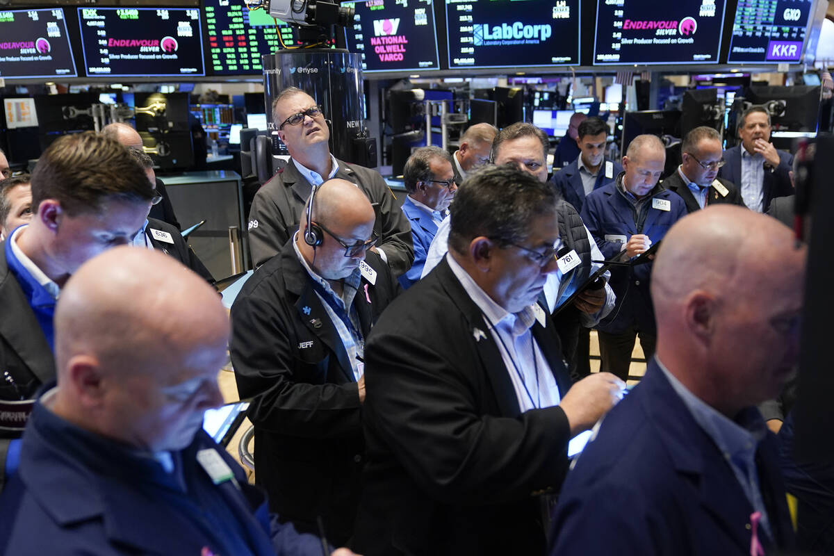 Saham naik di Wall Street dalam pergerakan volatil terbaru