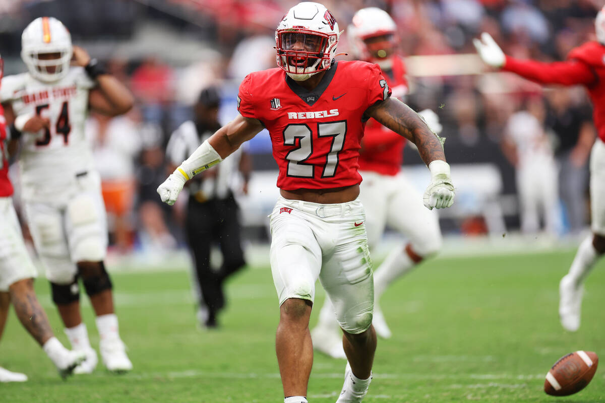 Notre Dame’s storied history not lost on UNLV football team UNLV