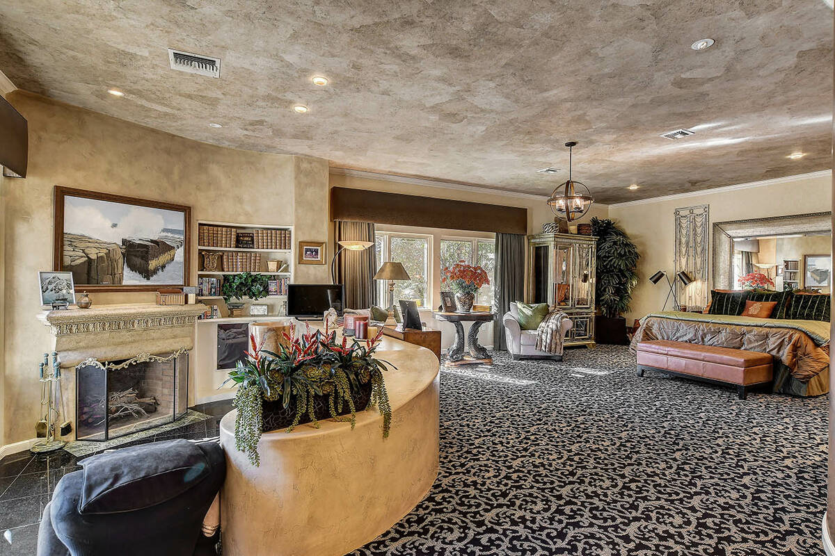 Master bedroom. (Desert Sun Realty)