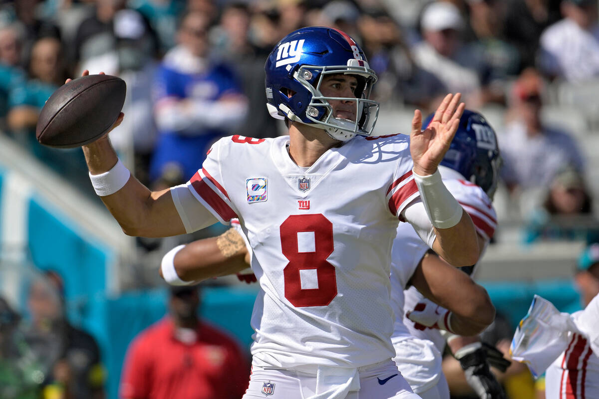 New York Giants quarterback Daniel Jones (8) throws a pass against the Jacksonville Jaguars dur ...