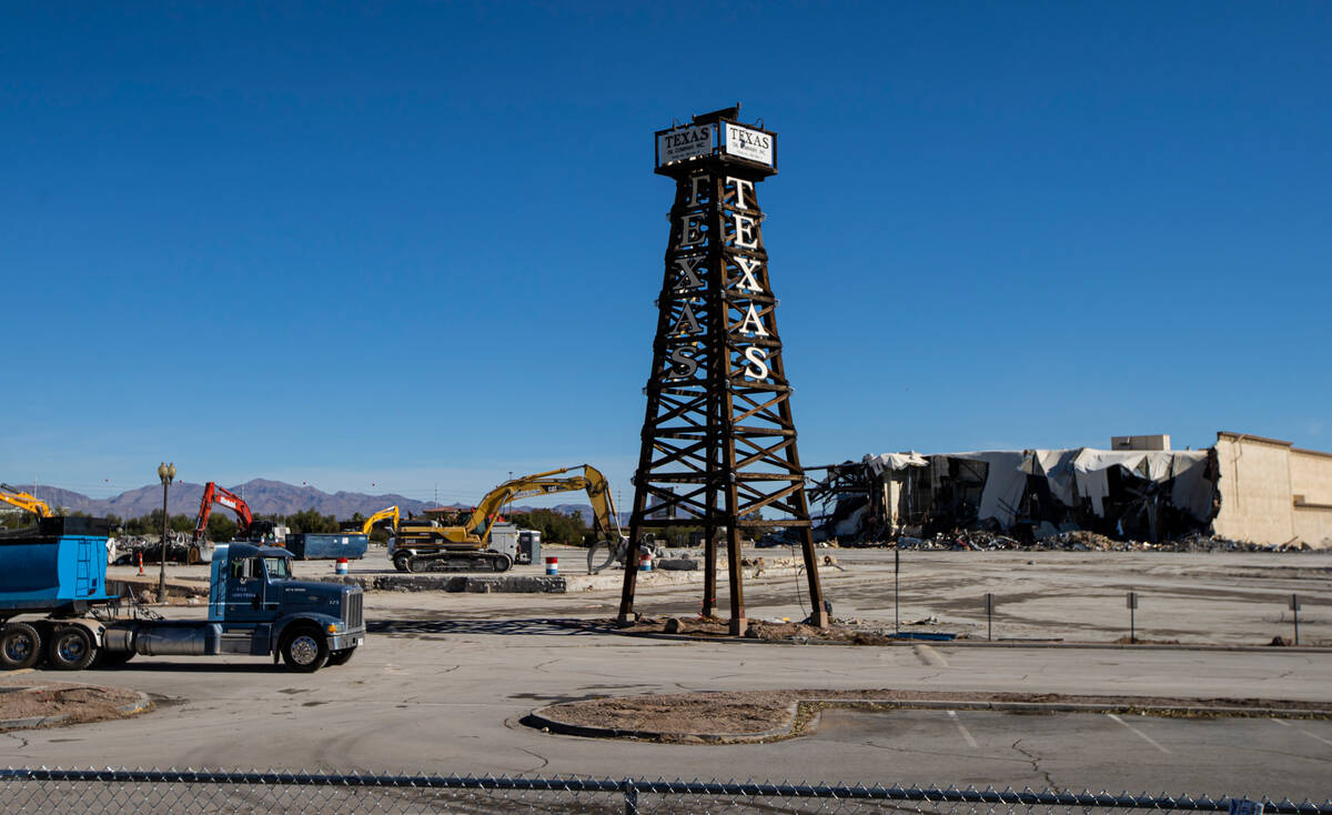 The demolition of Texas Station continues on Thursday, Oct. 27, 2022, in North Las Vegas. (Chas ...